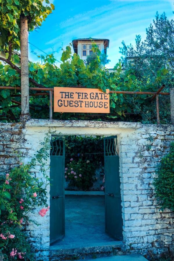 Flora'S Guesthouse 'The Fir Gate' จีโรคาสเตอร์ ภายนอก รูปภาพ