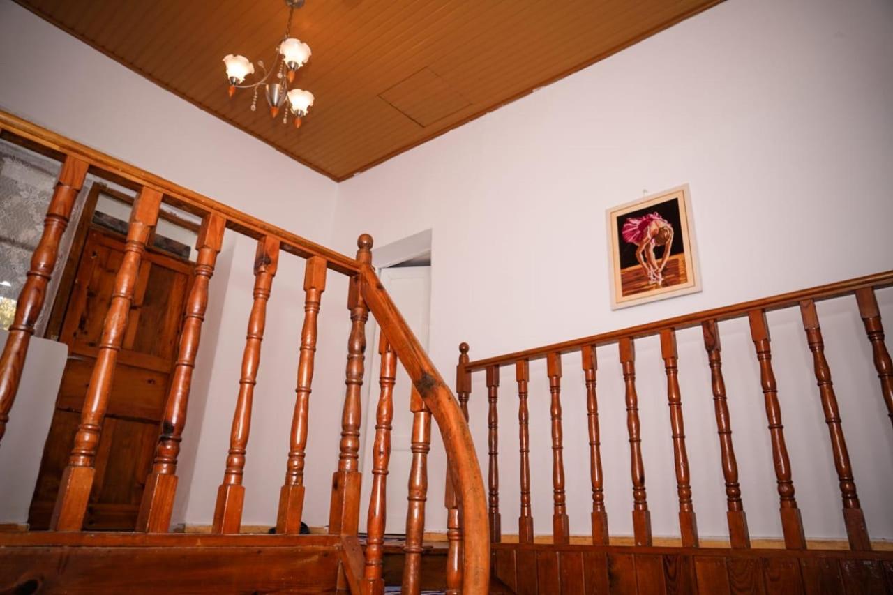 Flora'S Guesthouse 'The Fir Gate' จีโรคาสเตอร์ ภายนอก รูปภาพ
