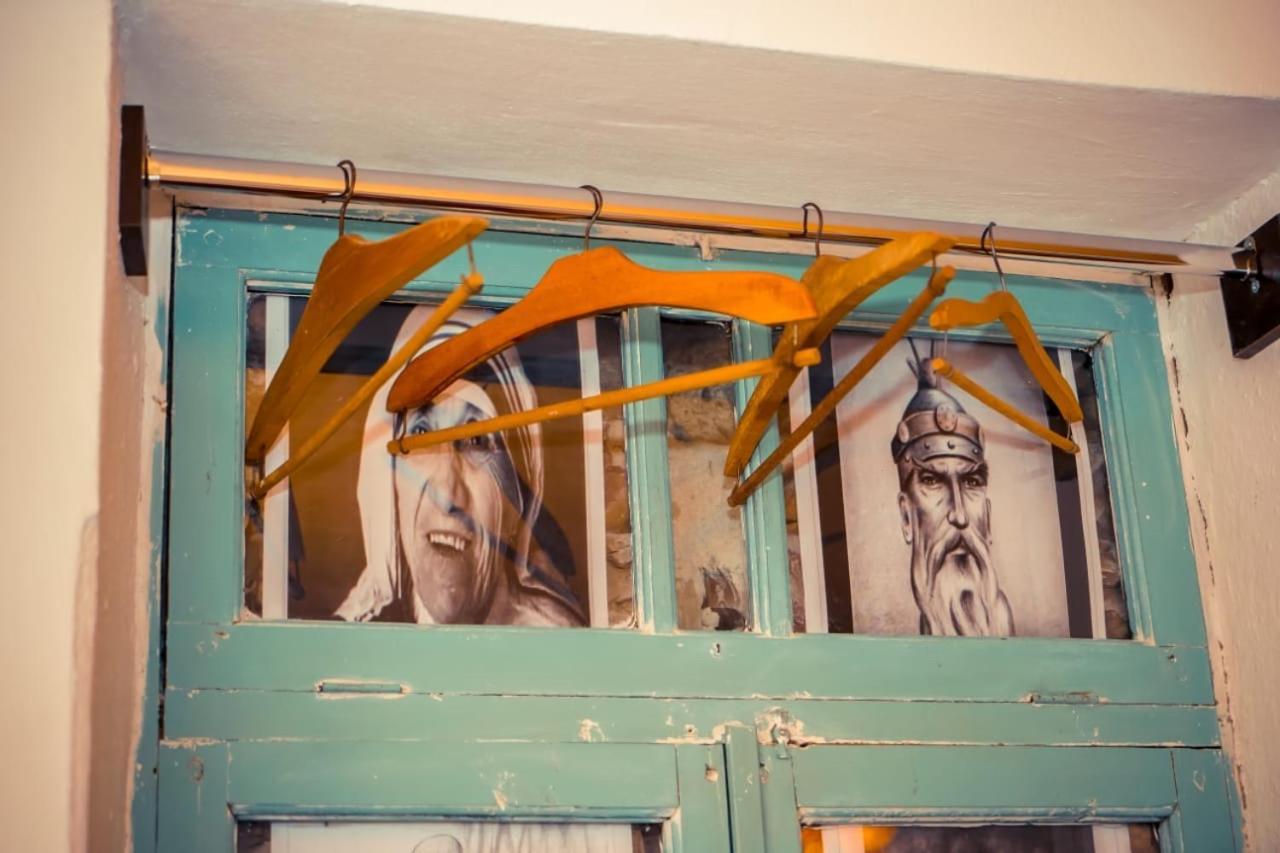 Flora'S Guesthouse 'The Fir Gate' จีโรคาสเตอร์ ภายนอก รูปภาพ