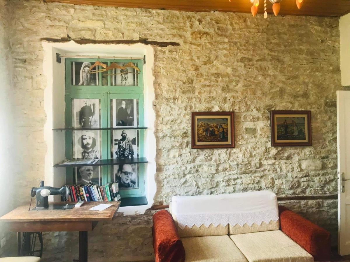Flora'S Guesthouse 'The Fir Gate' จีโรคาสเตอร์ ภายนอก รูปภาพ