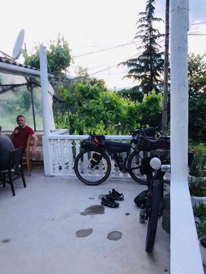 Flora'S Guesthouse 'The Fir Gate' จีโรคาสเตอร์ ภายนอก รูปภาพ